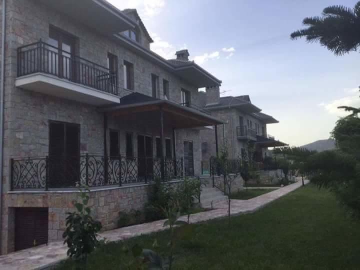 Vila Panorama Voskopoje Hotell Eksteriør bilde